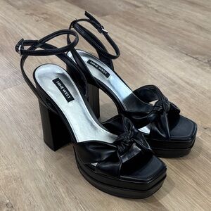 NEW Women’s Nine West Vivid 3 Platform Sandals